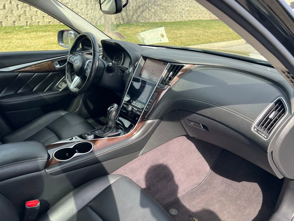Used 2018 INFINITI Q50 Luxe w/ Essential Package (3.0T Luxe) AWD/4WD image 24