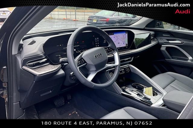 Used 2025 Audi Q5 Premium Plus w/ Premium Plus AWD/4WD image 11