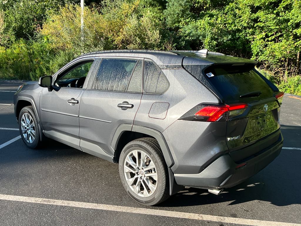 Used 2023 Toyota RAV4 XLE Premium AWD/4WD image 31