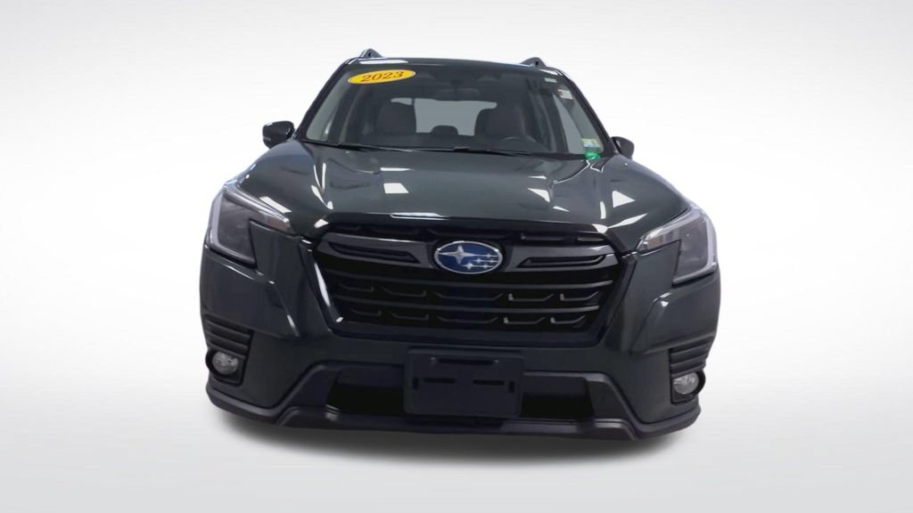 Used 2023 Subaru Forester Limited AWD/4WD image 3