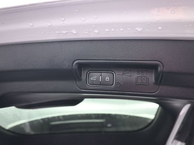 Used 2022 Ford Explorer XLT image 7