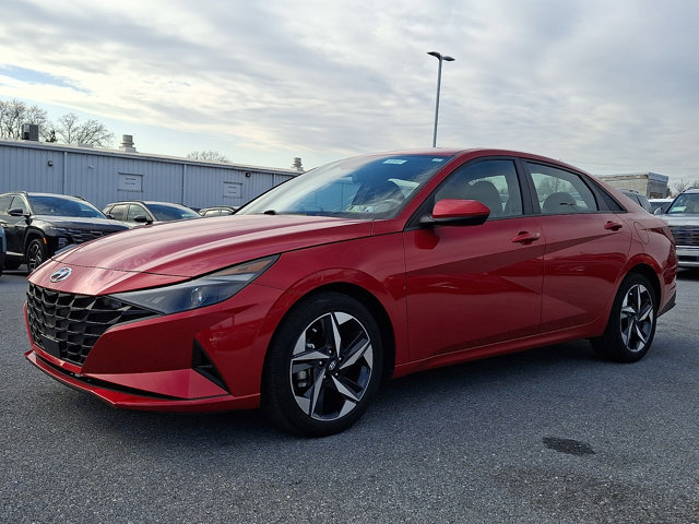 Used 2023 Hyundai Elantra SEL w/ Convenience Package image 1