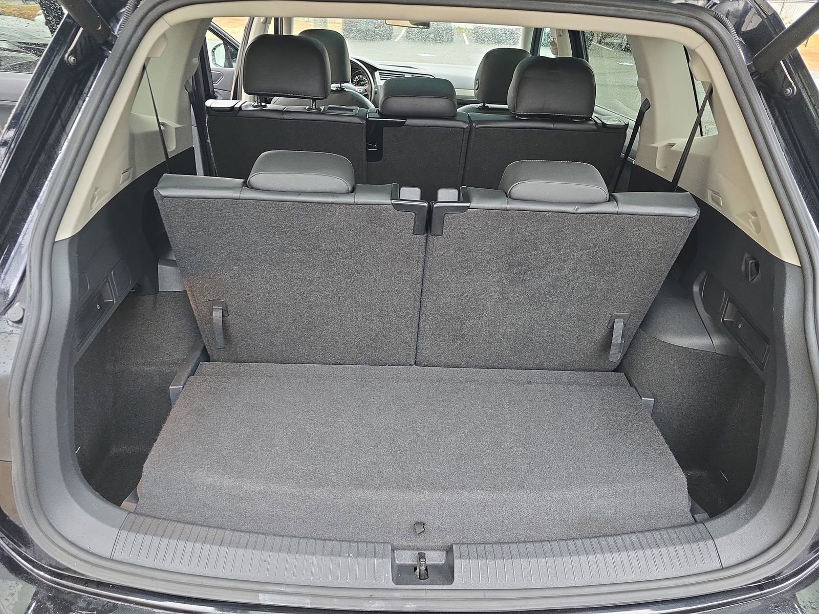 Used 2018 Volkswagen Tiguan SEL image 17