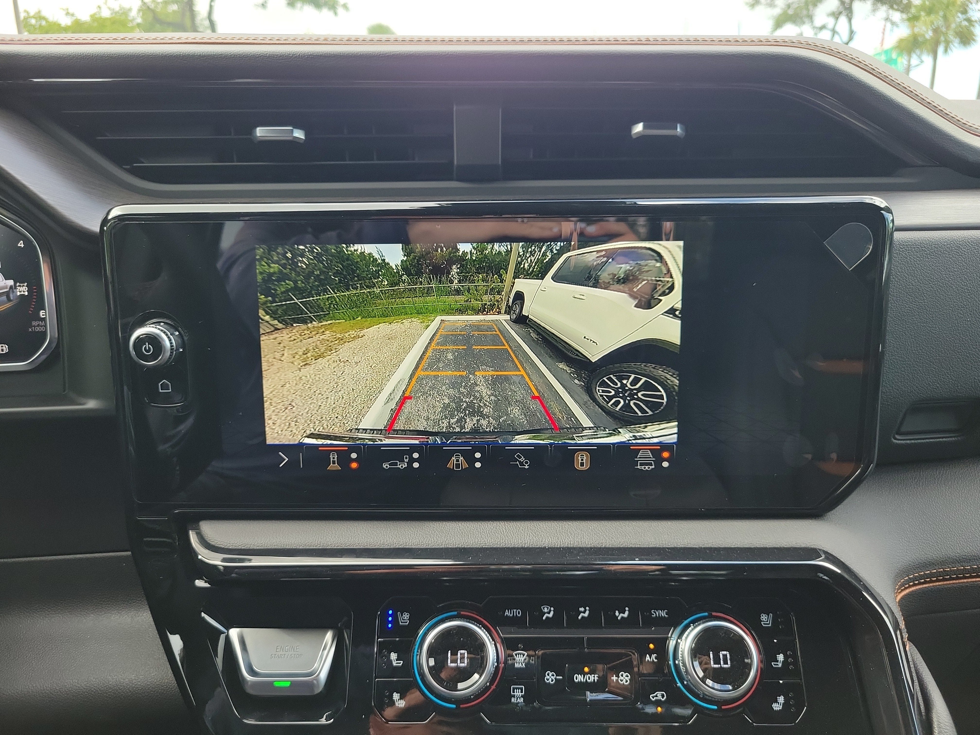 New 2026 GMC Sierra 1500 AT4 w/ AT4 Premium Package AWD/4WD image 12