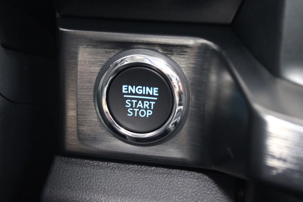 New 2026 Ford F250 Lariat w/ Black Appearance Package image 42