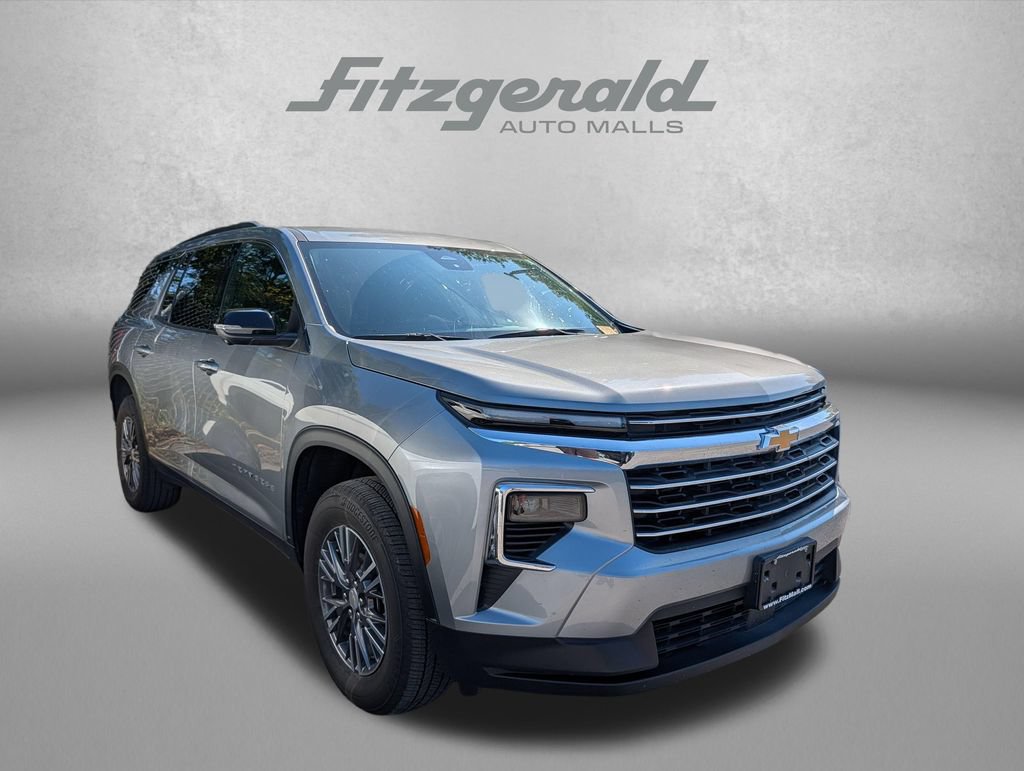 Used 2024 Chevrolet Traverse LT FWD image 1