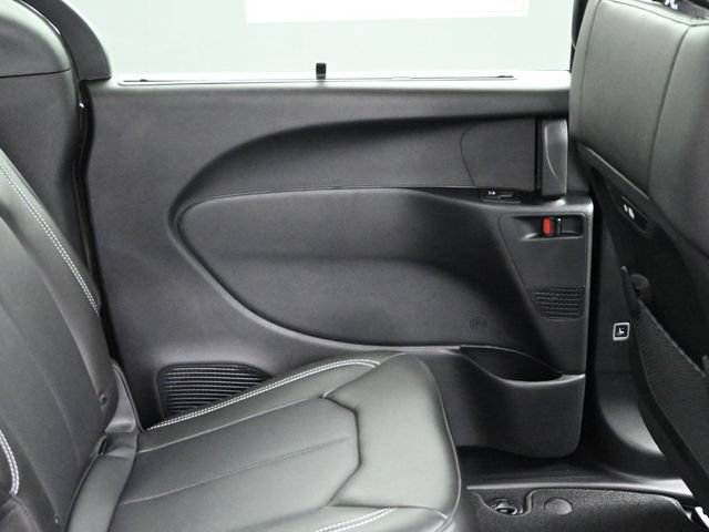 New 2026 Chrysler Pacifica Select w/ S Appearance Package AWD/4WD image 17