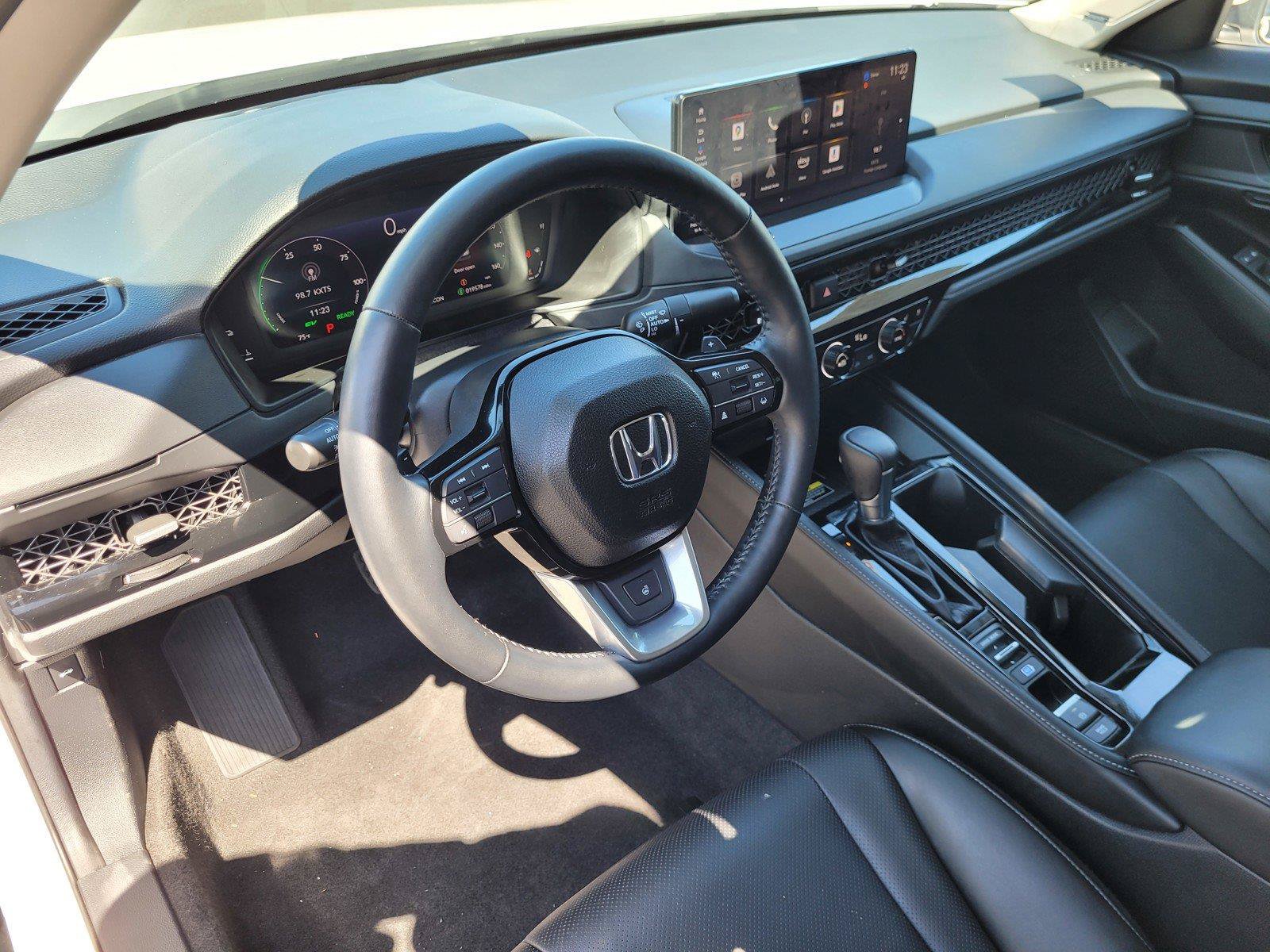 Used 2025 Honda Accord Touring image 13