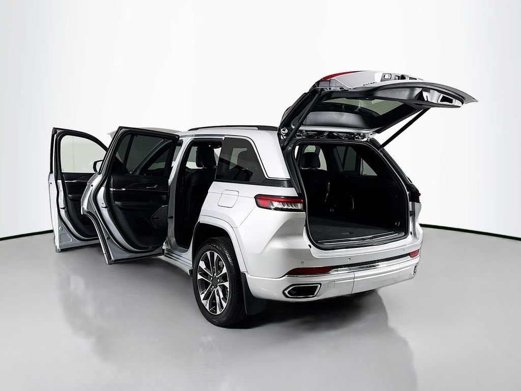 Used 2023 Jeep Grand Cherokee Overland w/ Advanced Protech Group III AWD/4WD image 29