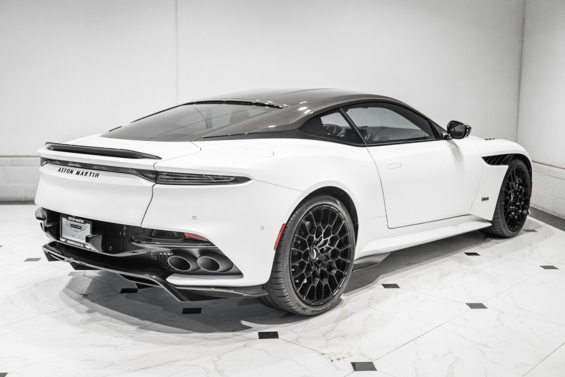 Used 2023 Aston Martin DBS Coupe RWD image 43