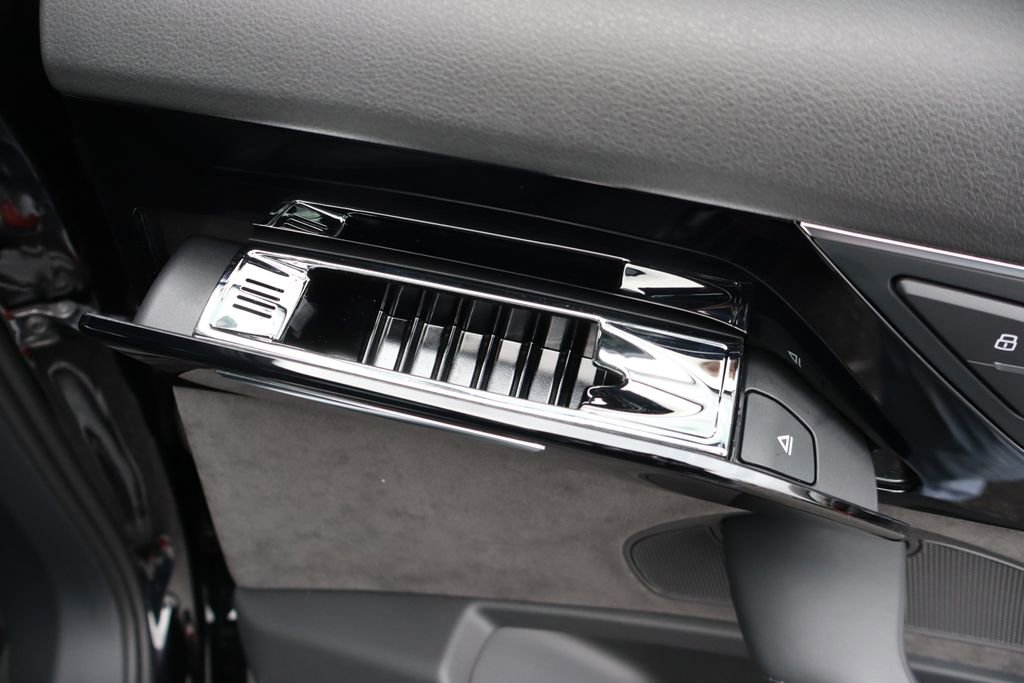 Used 2017 Audi A8 L 3.0T w/ Executive Package image 18