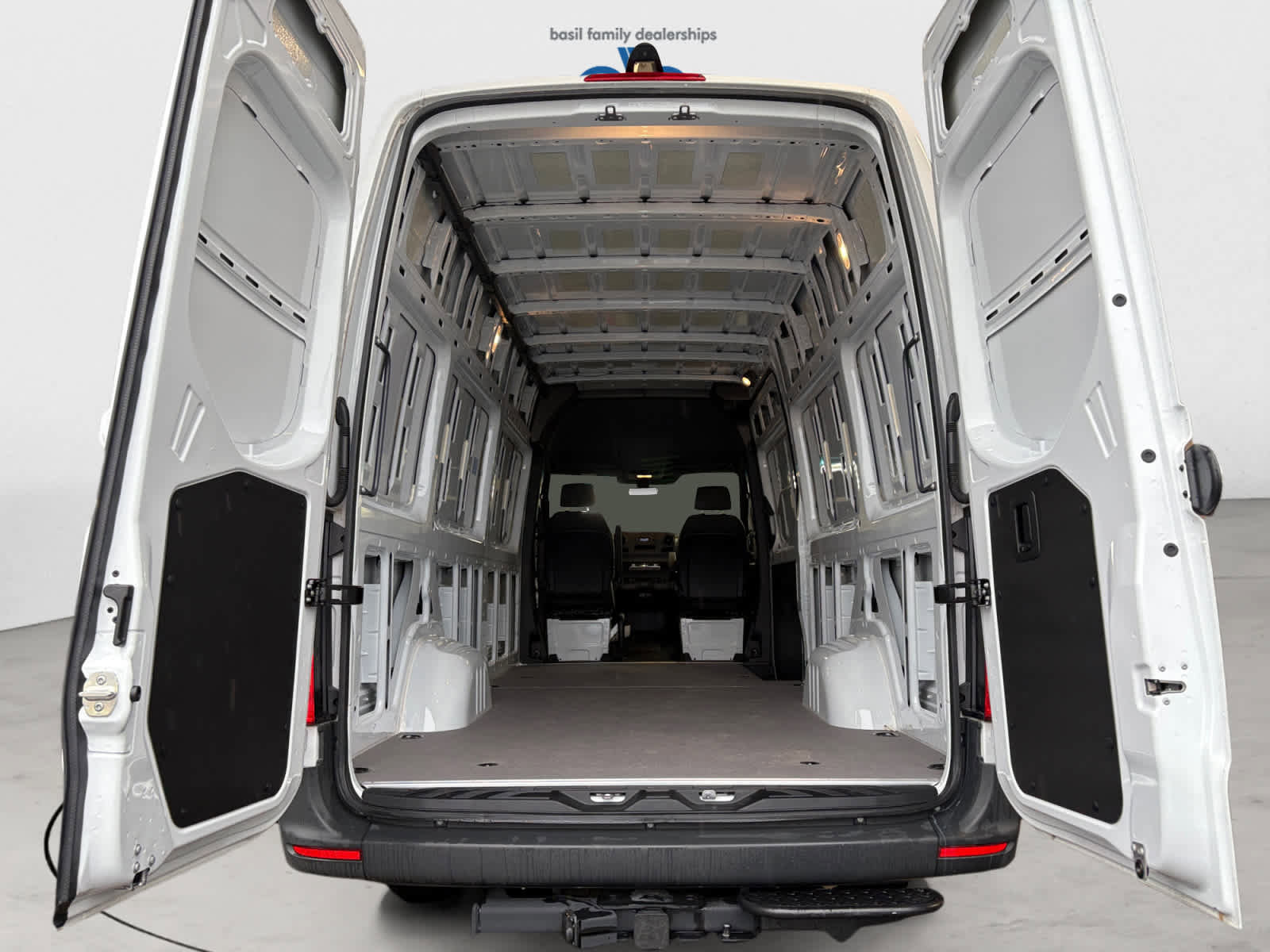 Used 2025 Mercedes-Benz Sprinter 2500 image 17