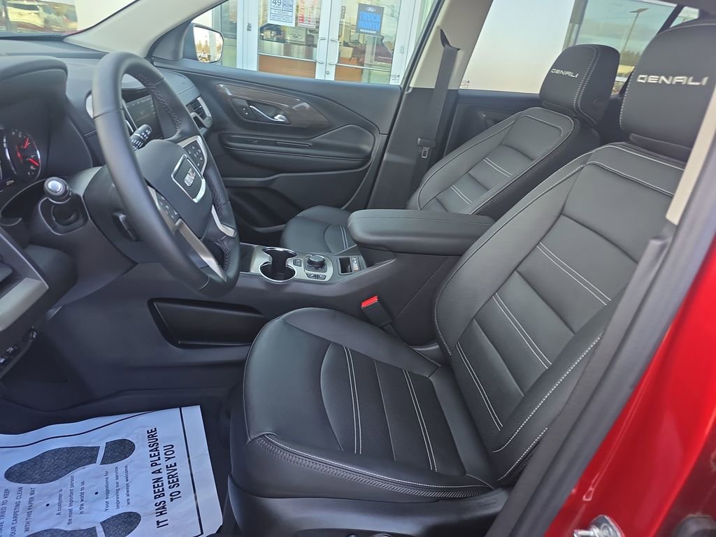 Used 2024 GMC Terrain Denali w/ Denali Premium Package image 9