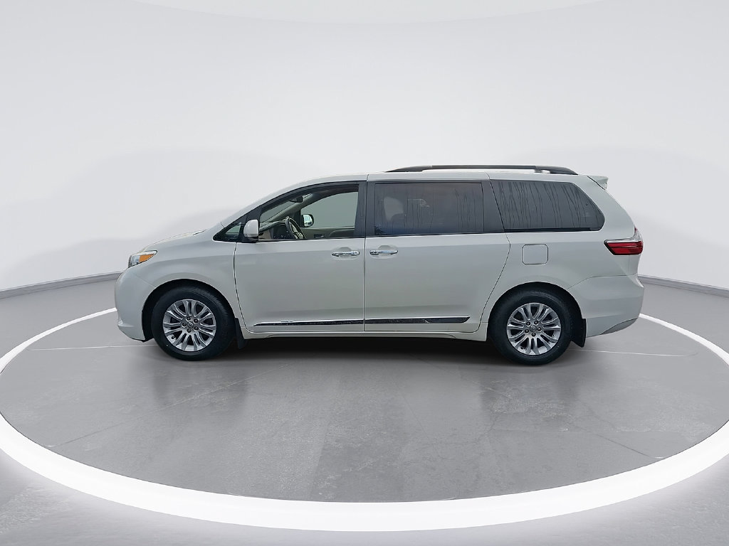 Used 2017 Toyota Sienna XLE w/ XLE Navigation Package FWD image 6