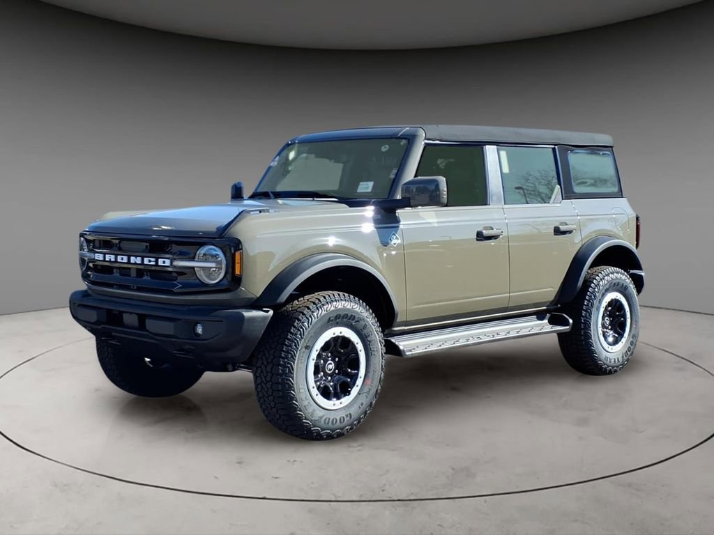 New 2025 Ford Bronco Outer Banks w/ Sasquatch Package
