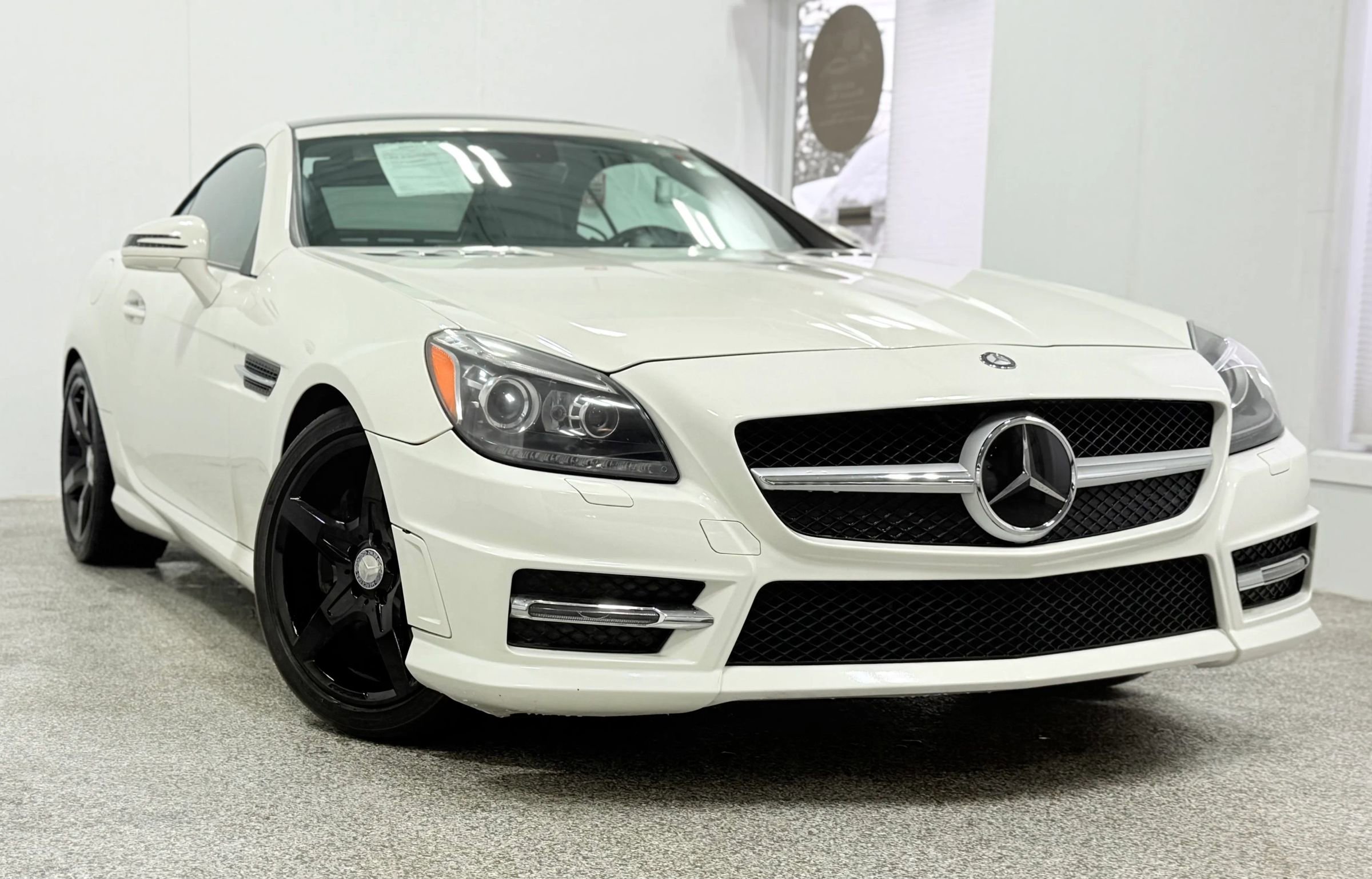 Used 2013 Mercedes-Benz SLK 350 image 3