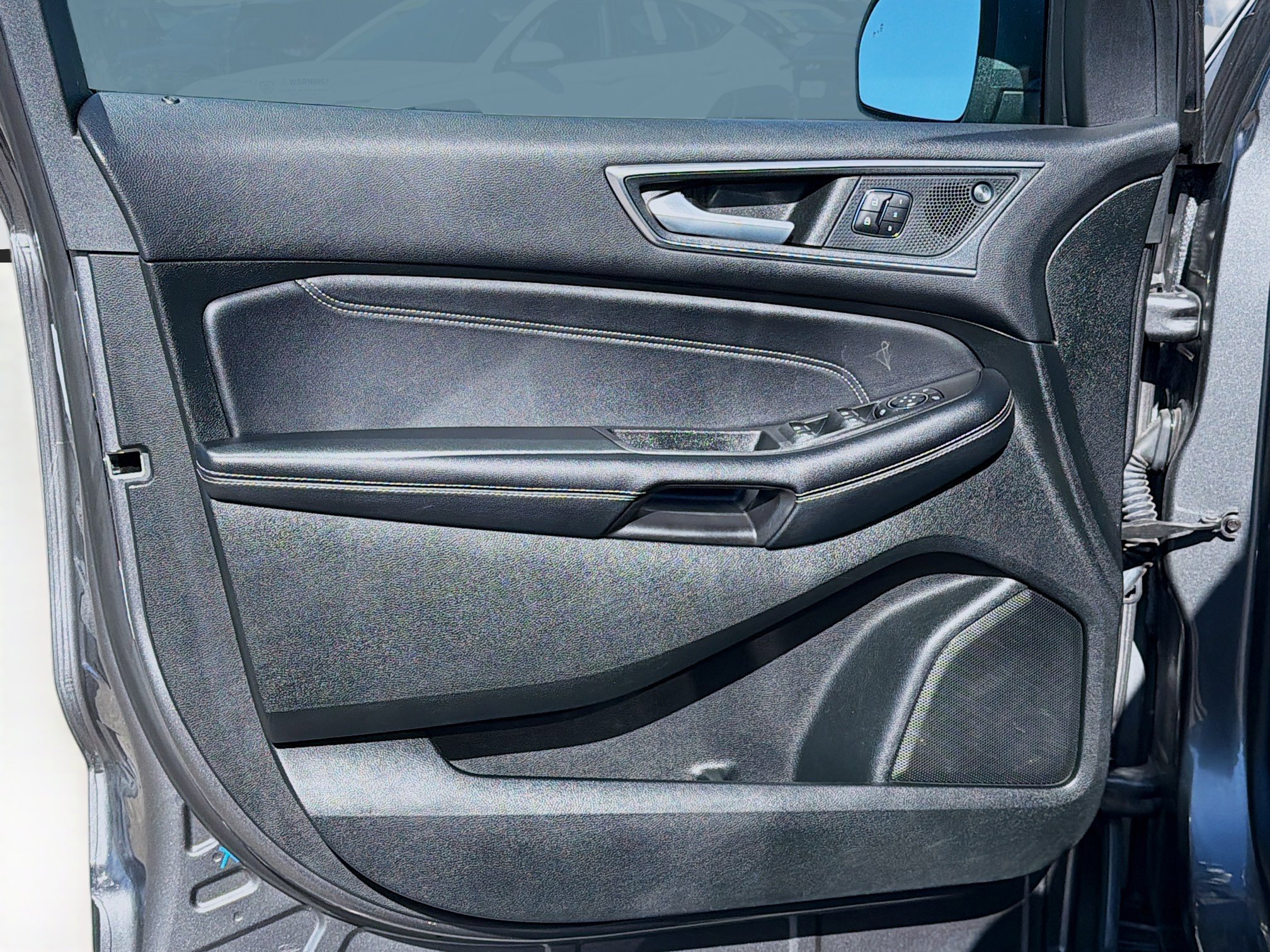 Used 2023 Ford Edge Titanium image 21