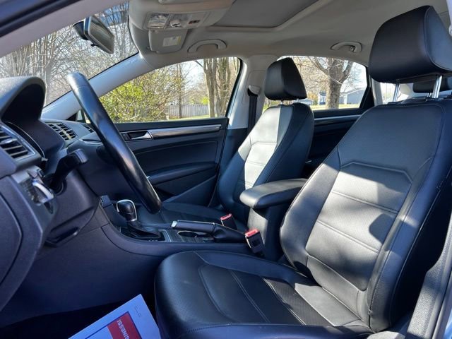 Used 2018 Volkswagen Passat 2.0T SE image 14