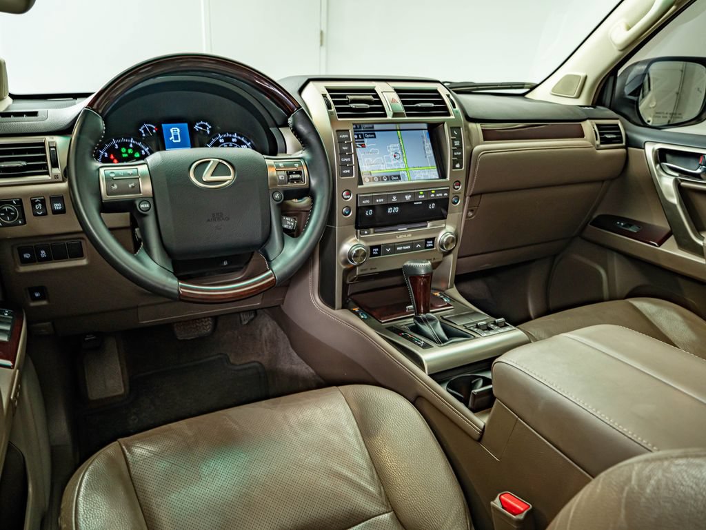 Used 2014 Lexus GX 460 w/ Premium Package AWD/4WD image 32