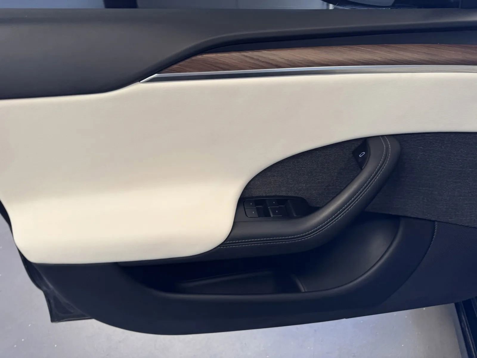 Used 2022 Tesla Model S image 12