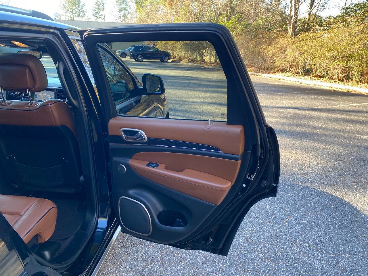 Used 2017 Jeep Grand Cherokee Summit w/ Platinum Series Group image 69