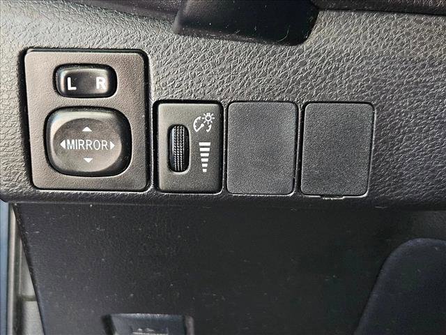 Used 2018 Toyota Corolla LE image 13