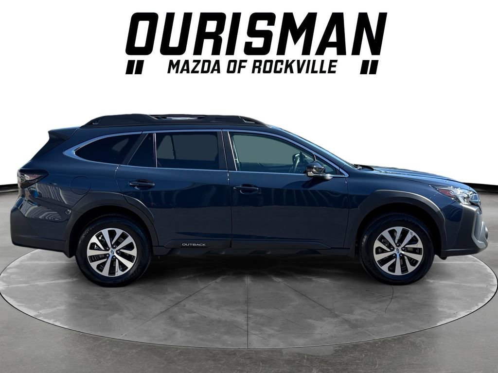 Used 2025 Subaru Outback Premium image 7