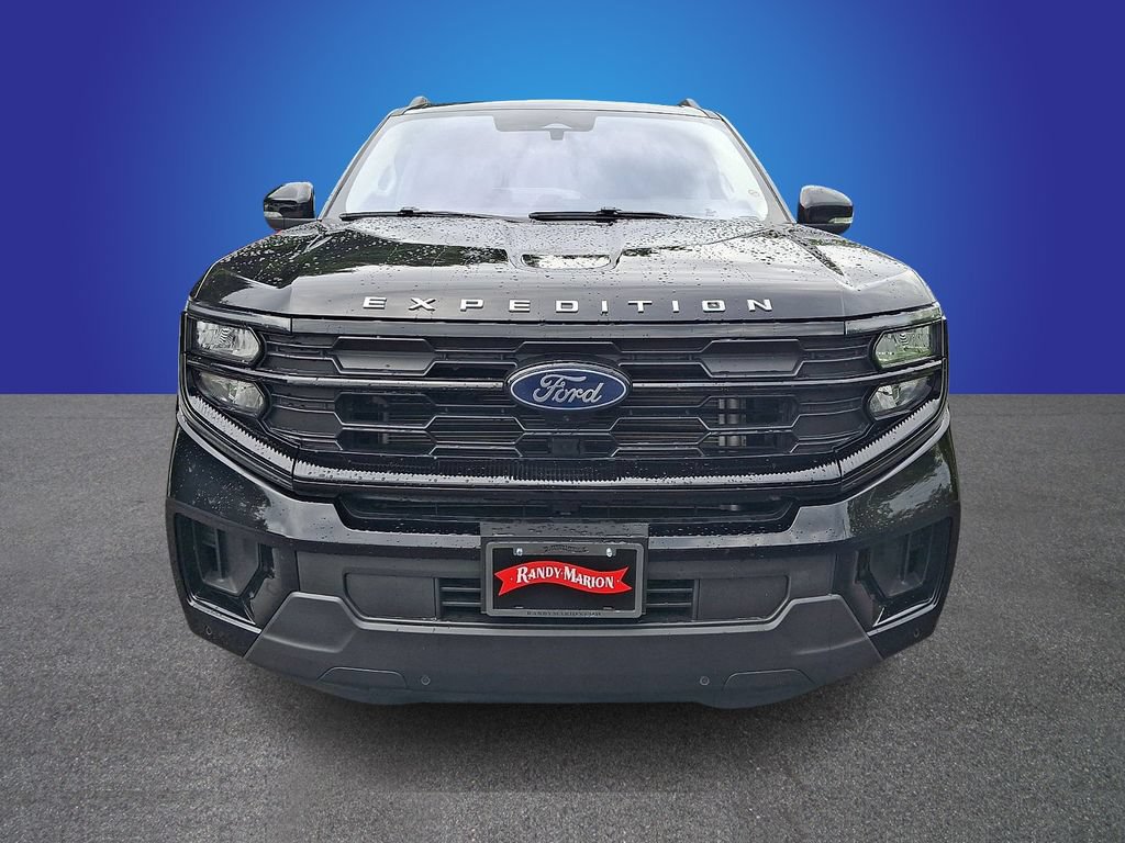 Used 2025 Ford Expedition Max Active AWD/4WD image 2