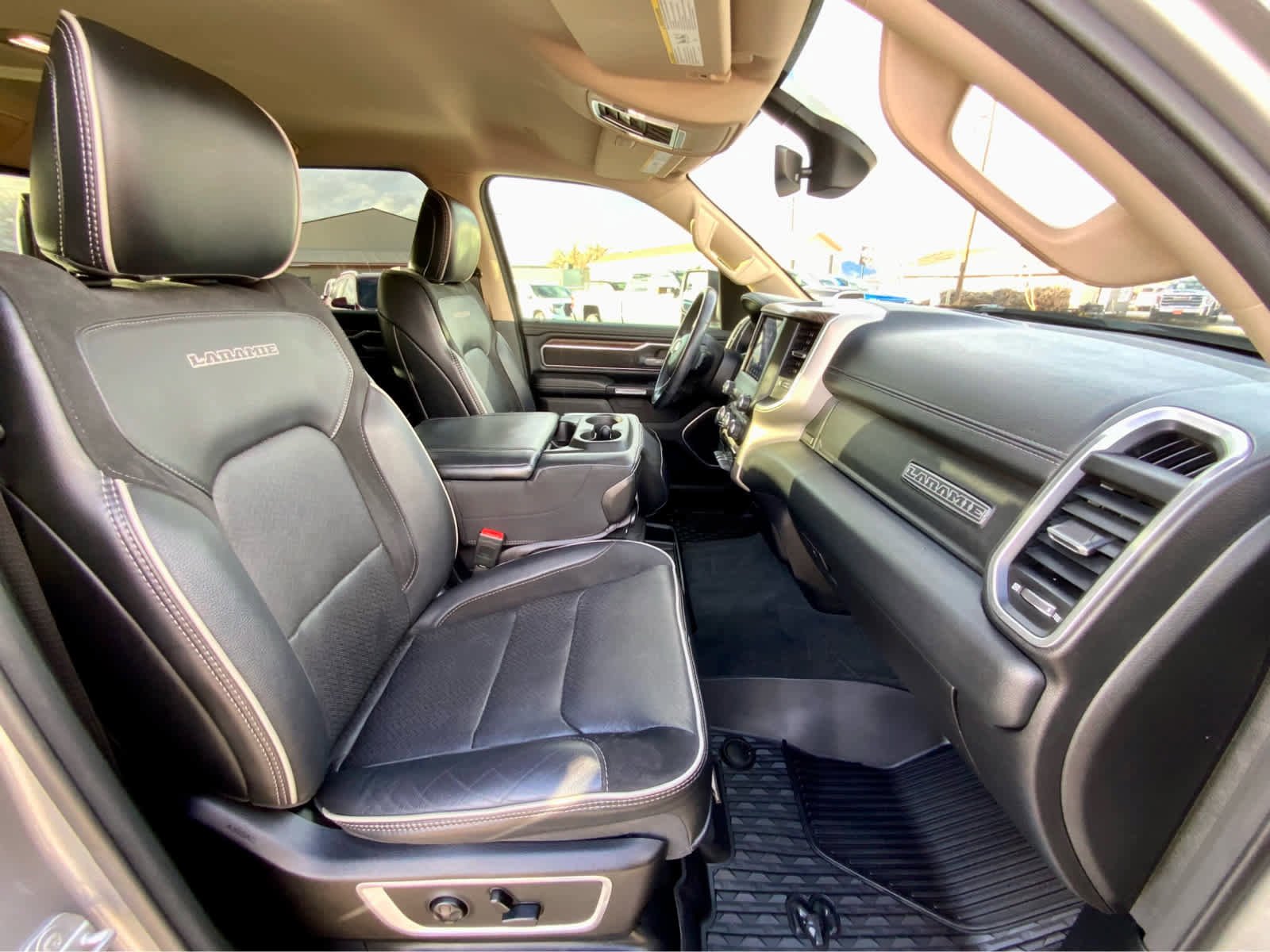 Used 2020 RAM 1500 Laramie w/ Off Road Group image 31