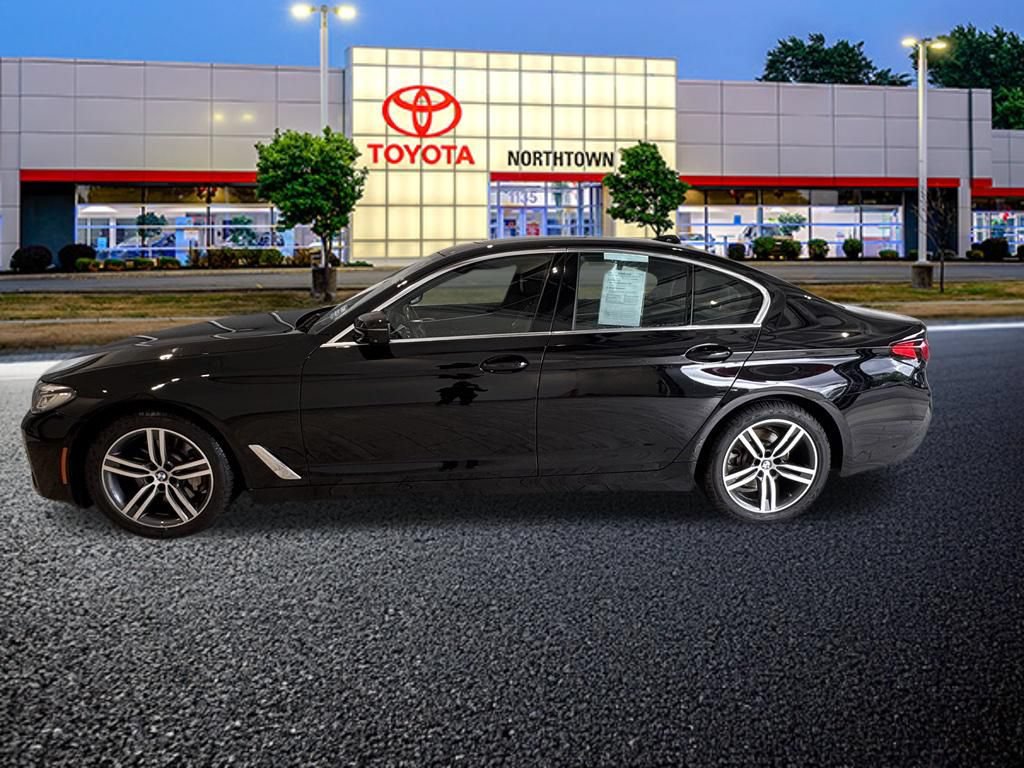Used 2021 BMW 530i xDrive w/ Convenience Package AWD/4WD image 2