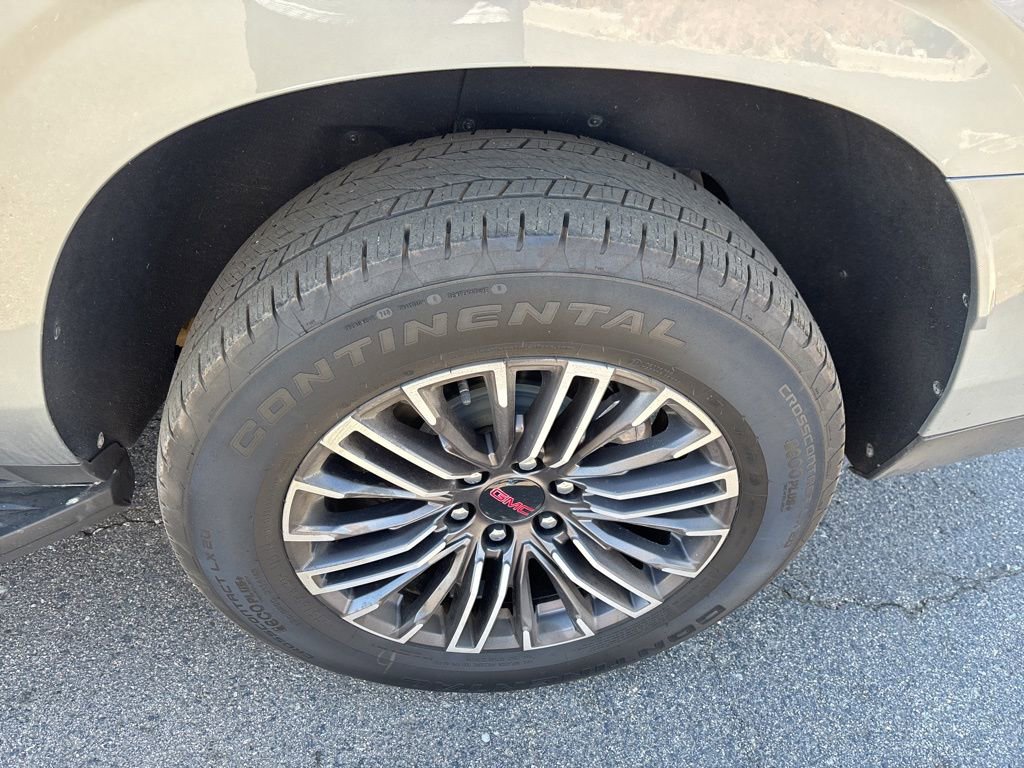 Used 2025 GMC Yukon XL Elevation image 7