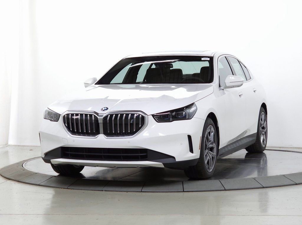 New 2026 BMW i5 eDrive40 image 3