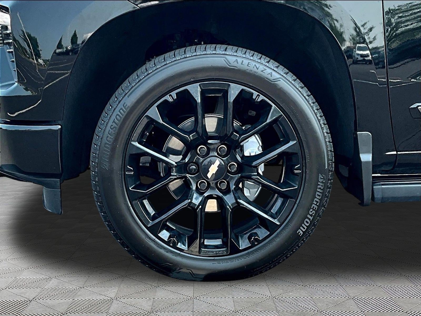 Used 2025 Chevrolet Silverado 1500 High Country w/ High Country Premium Package RWD image 34