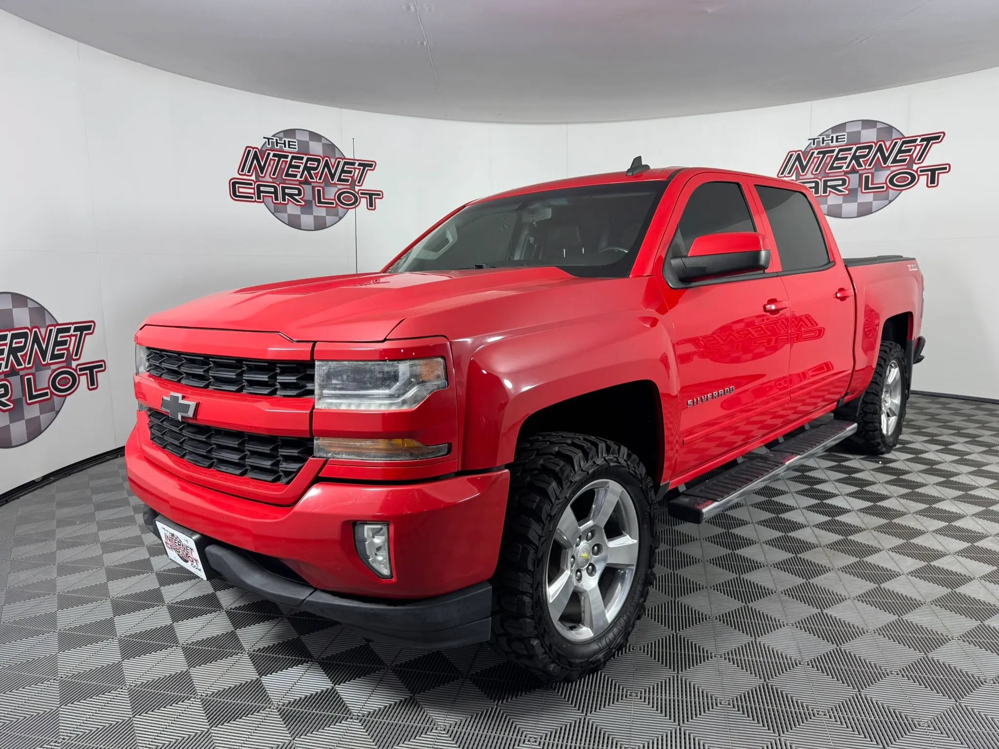 Used 2018 Chevrolet Silverado 1500 LT w/ All Star Edition AWD/4WD image 3