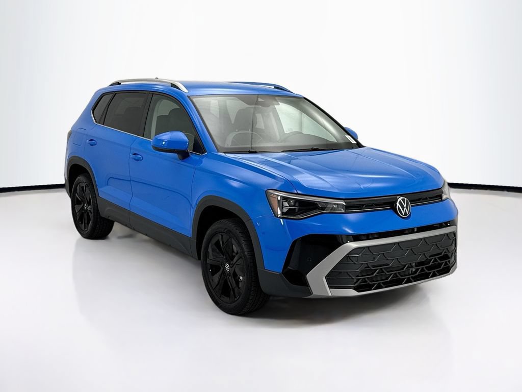 New 2026 Volkswagen Taos SE FWD image 3