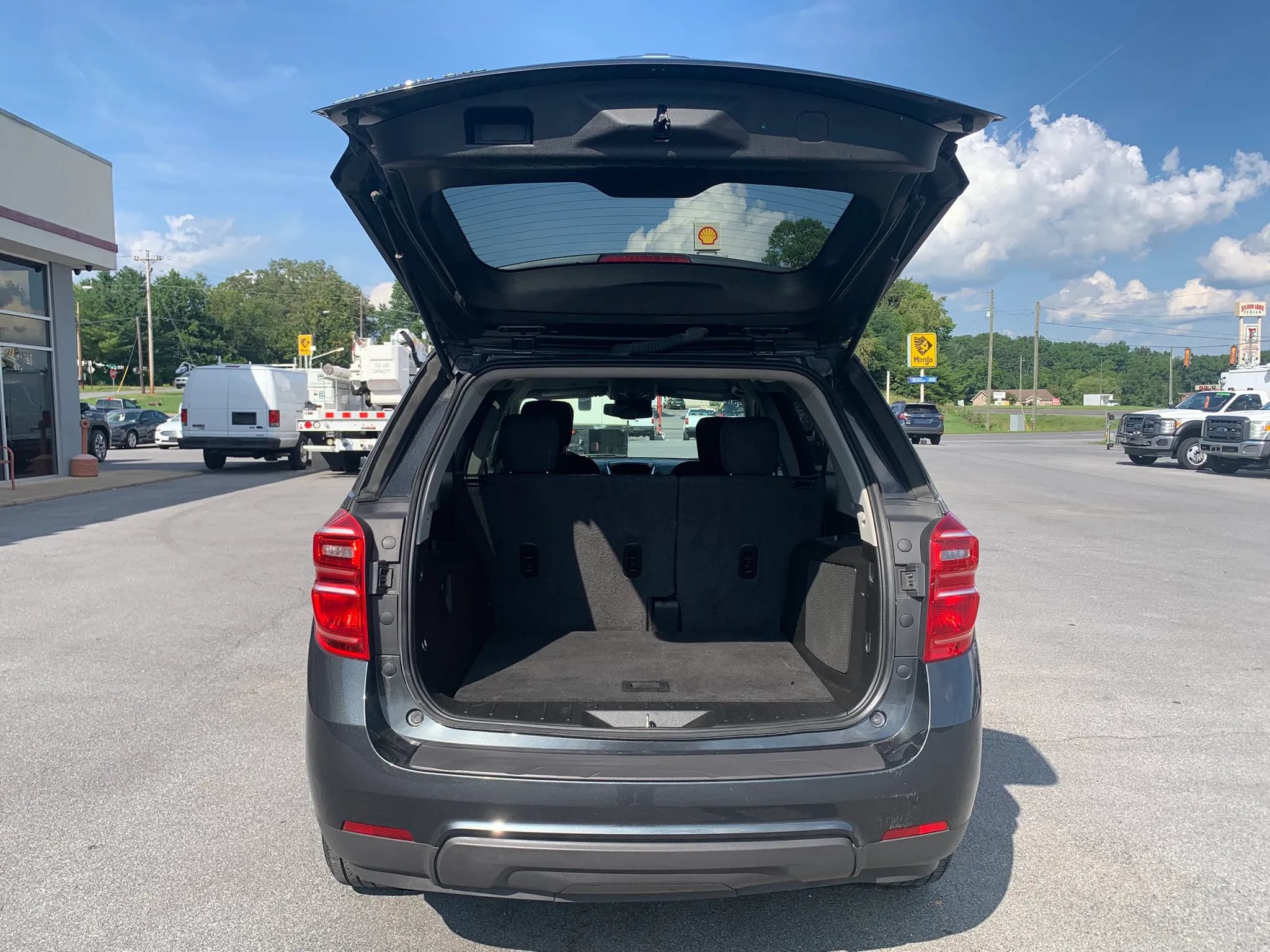 Used 2017 Chevrolet Equinox LS AWD/4WD image 27