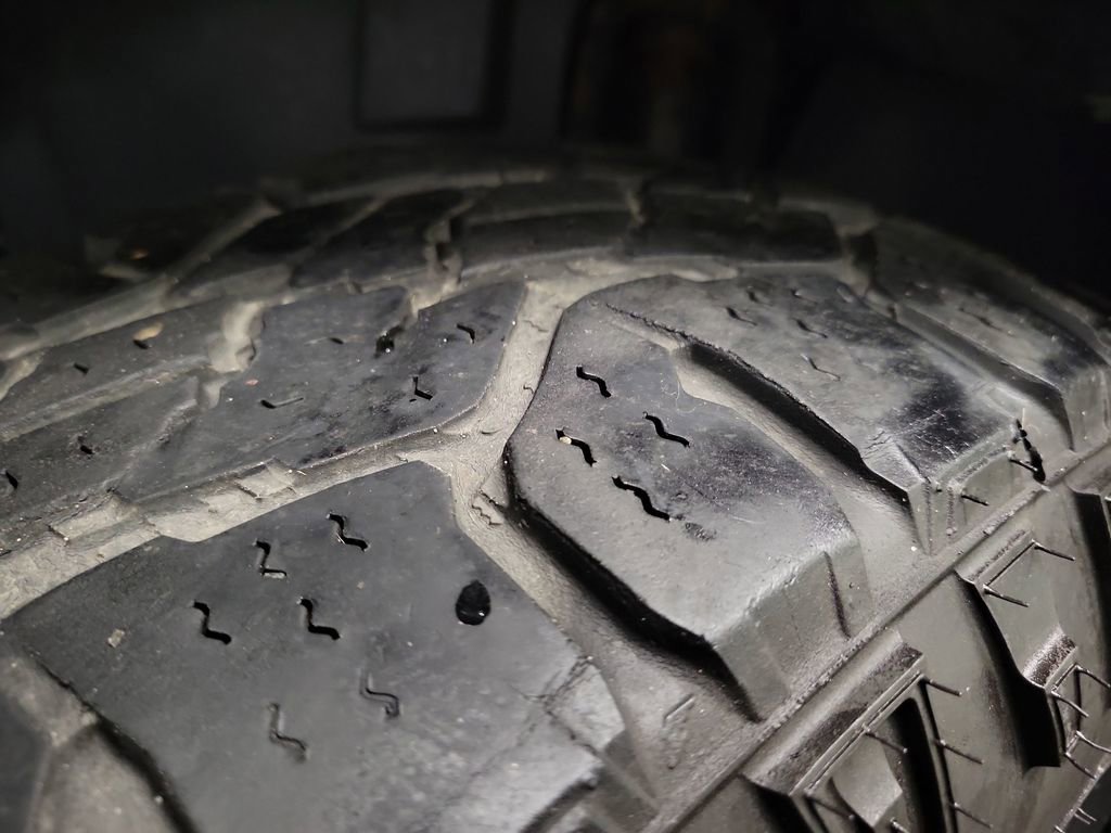 Used 2018 Jeep Wrangler Sport image 12