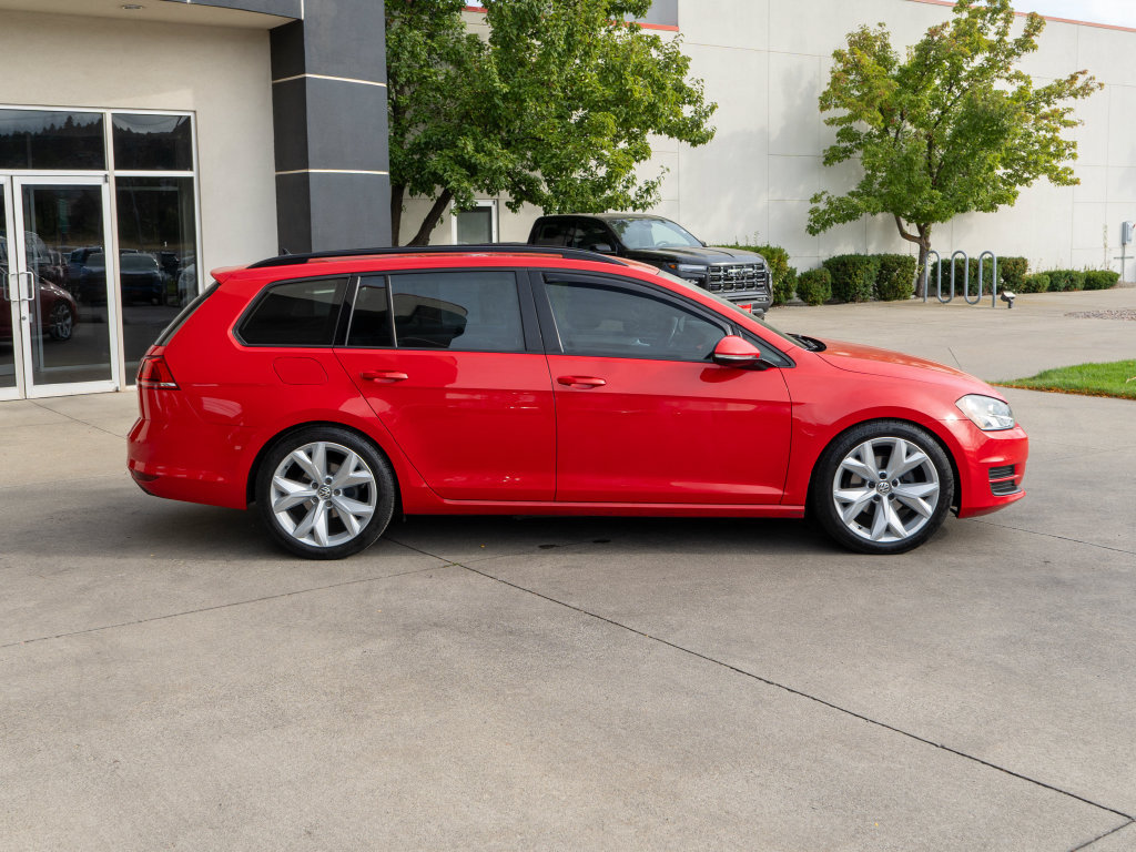 Used 2016 Volkswagen Golf S FWD image 8
