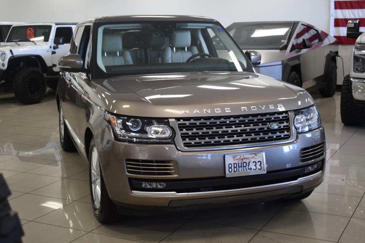 Used 2017 Land Rover Range Rover image 2