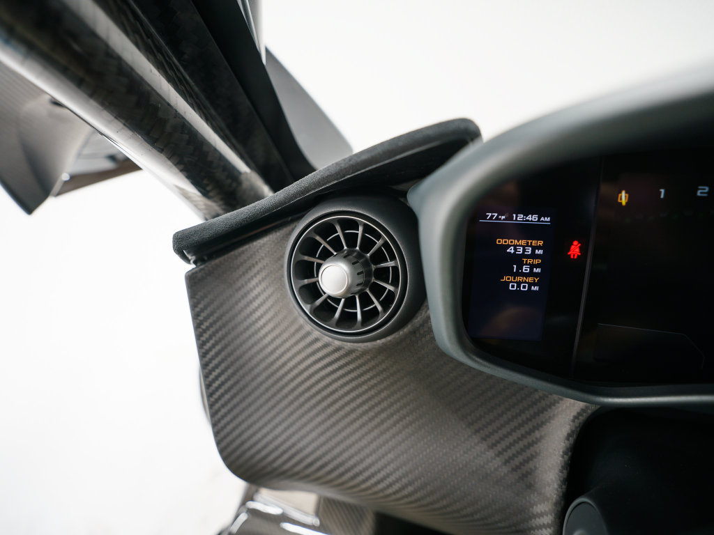 Used 2015 McLaren P1 RWD image 48