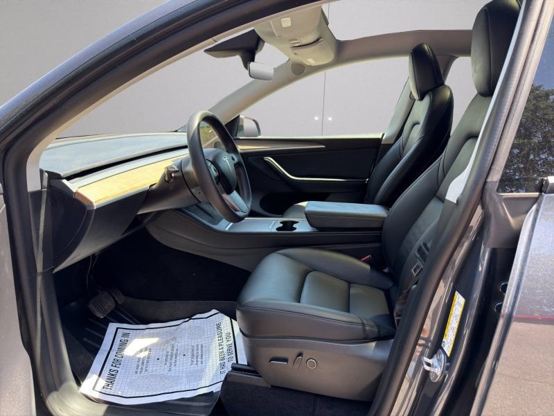 Used 2023 Tesla Model Y Long Range AWD/4WD image 9