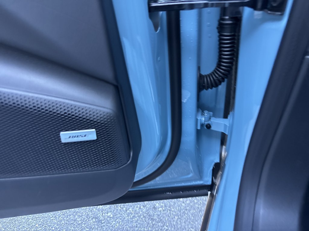Certified 2025 Porsche Macan 4S Electric AWD/4WD image 27