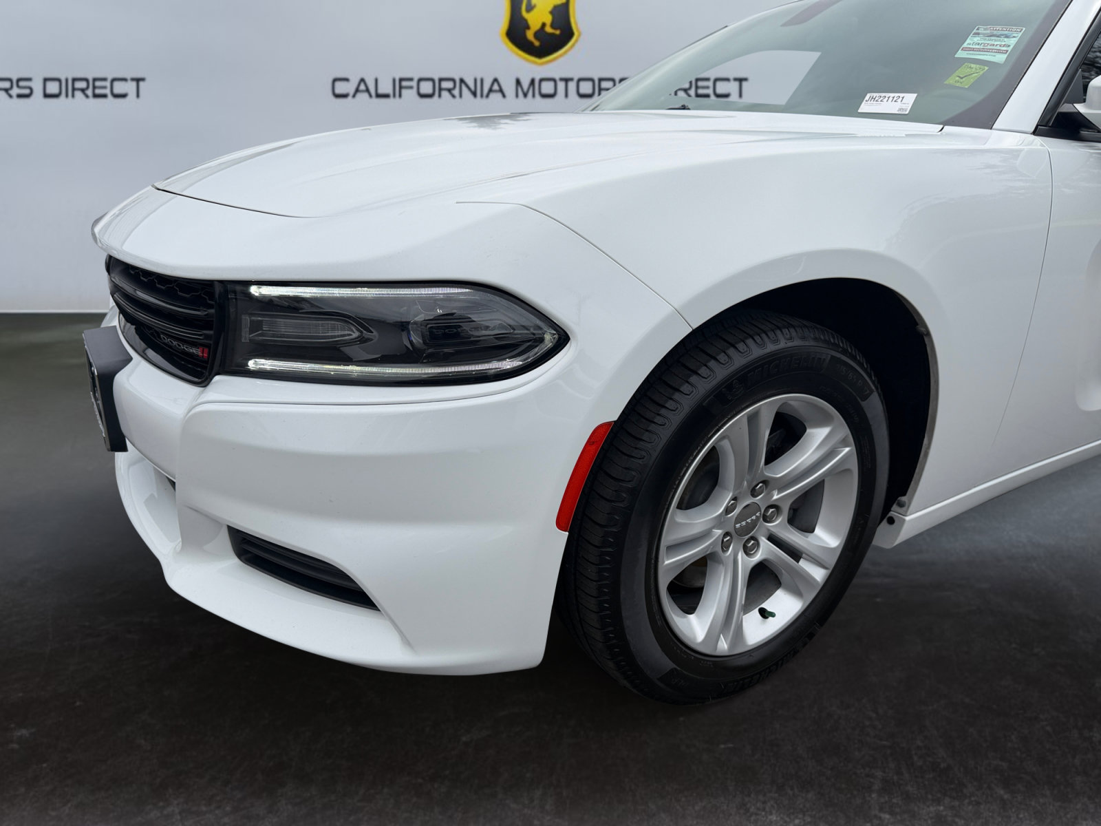 Used 2018 Dodge Charger SXT RWD image 9