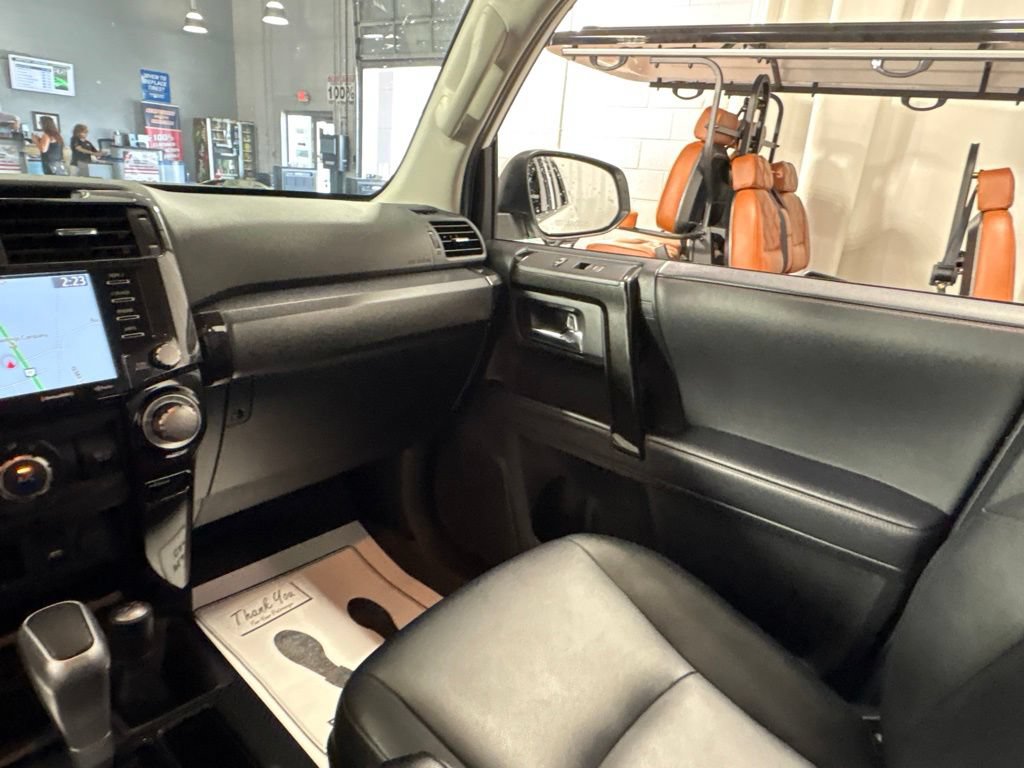 Used 2022 Toyota 4Runner TRD Off-Road Premium AWD/4WD image 29