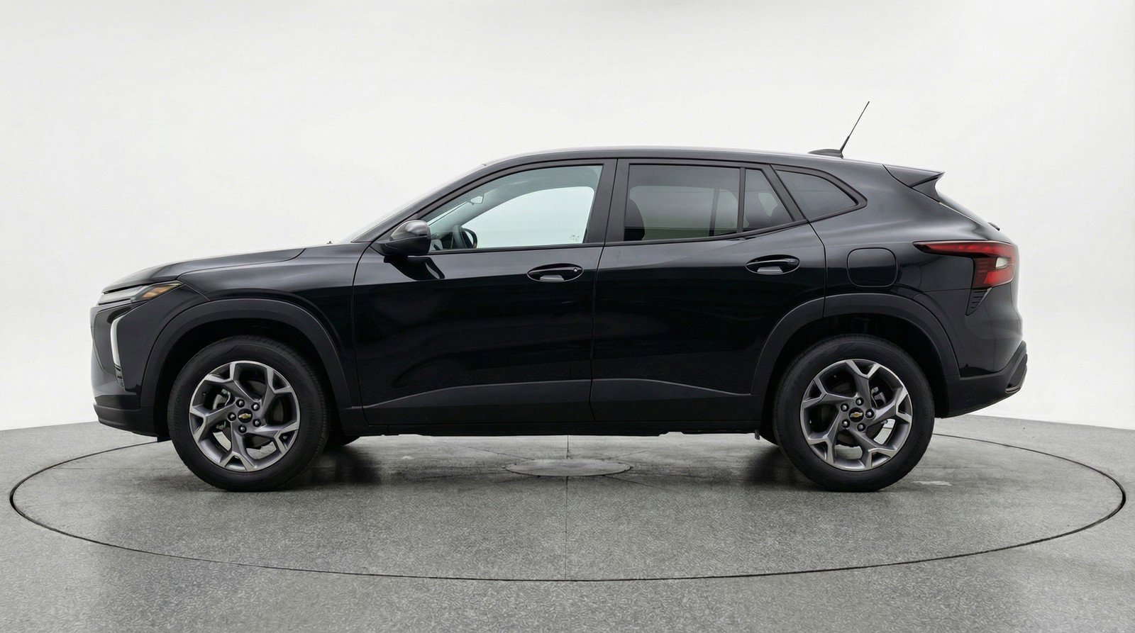 Used 2025 Chevrolet Trax LT image 5