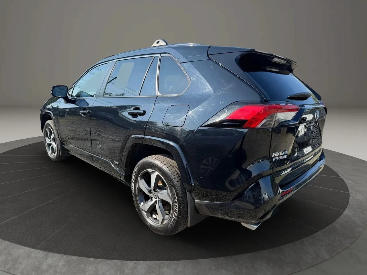 Used 2021 Toyota RAV4 SE w/ Weather & Moonroof Package AWD/4WD image 7