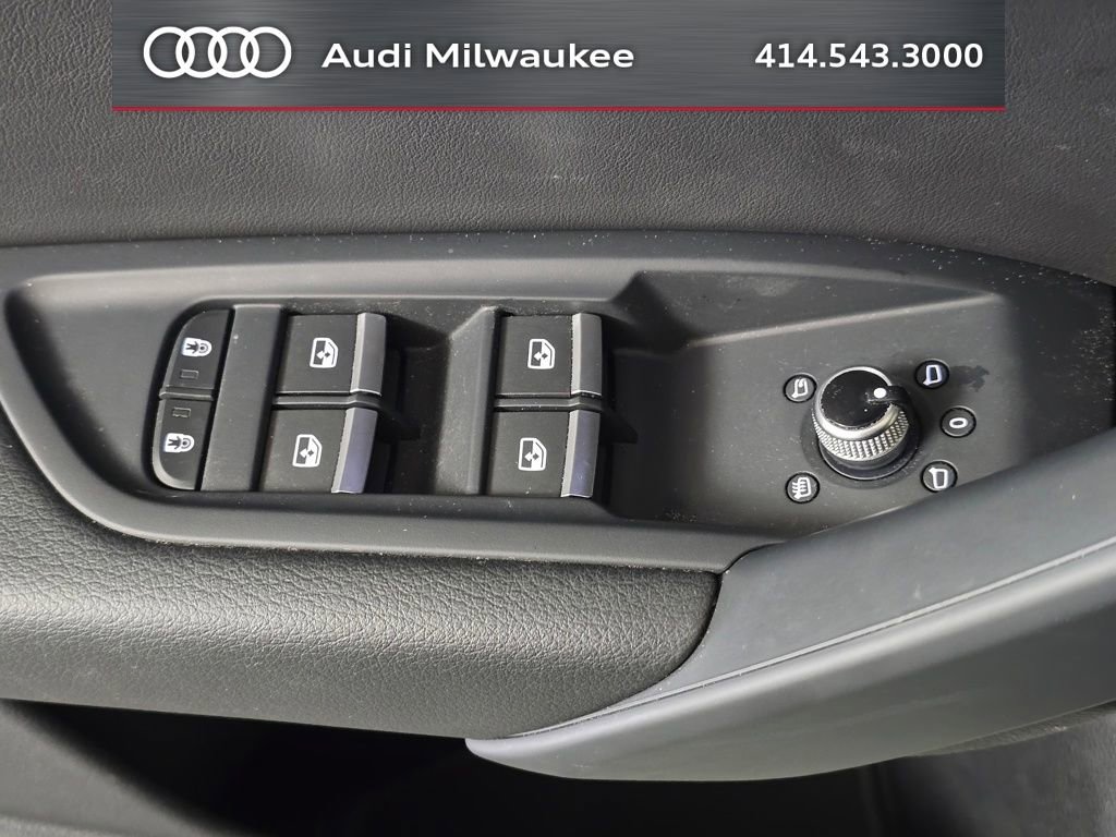 Used 2023 Audi Q5 2.0T Premium w/ Convenience Package AWD/4WD image 14