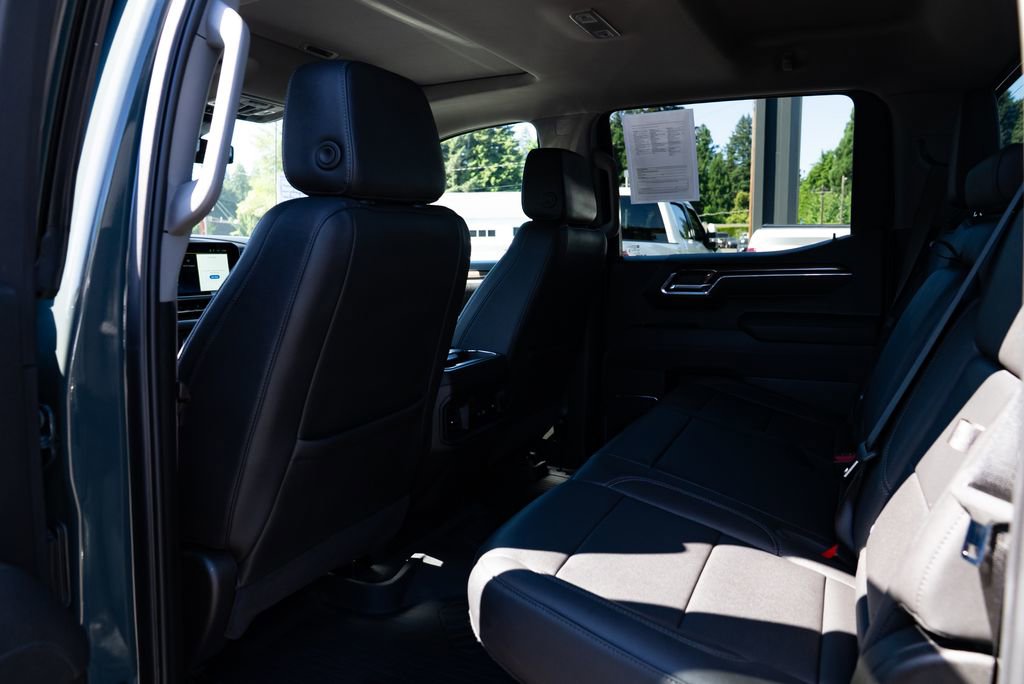 Used 2025 Chevrolet Silverado 1500 LT Trail Boss w/ Convenience Package II AWD/4WD image 21