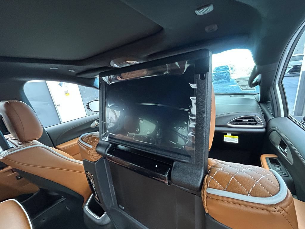 New 2026 Chrysler Pacifica Pinnacle FWD image 37