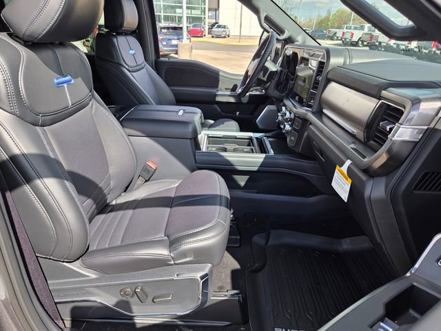 New 2026 Ford F350 Platinum w/ FX4 Off-Road Package image 12